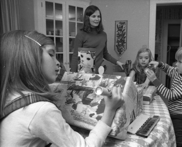 1971 - Wrapping presents